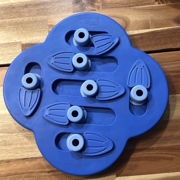 Nina Ottosson by Outward Hound Hide n Slide Puzzle Dog Toy - Picture 3 of 3